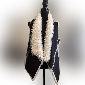 Gorgeous Faux Fur vest- Sanctuary-boutique piece-EUC -Size Small-Smoke free home